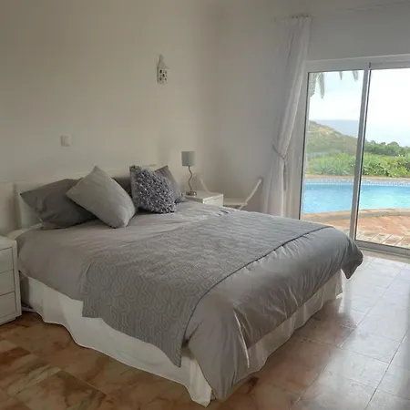 With Pool And Ocean Views Apartamento
